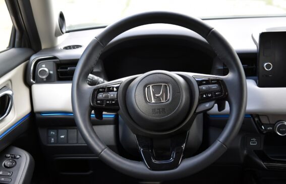 Honda HR-V e:Hev 2025 volant