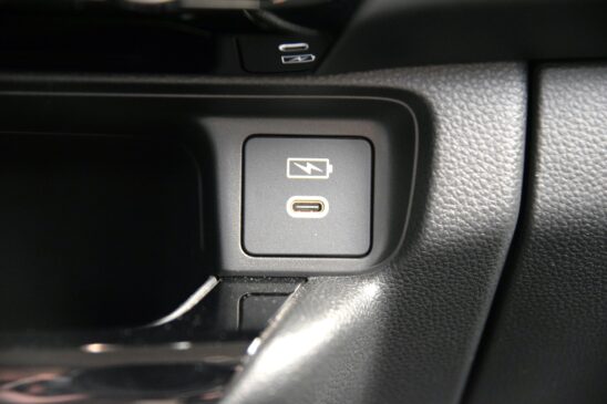 Honda HR-V e:Hev 2025 Konektor