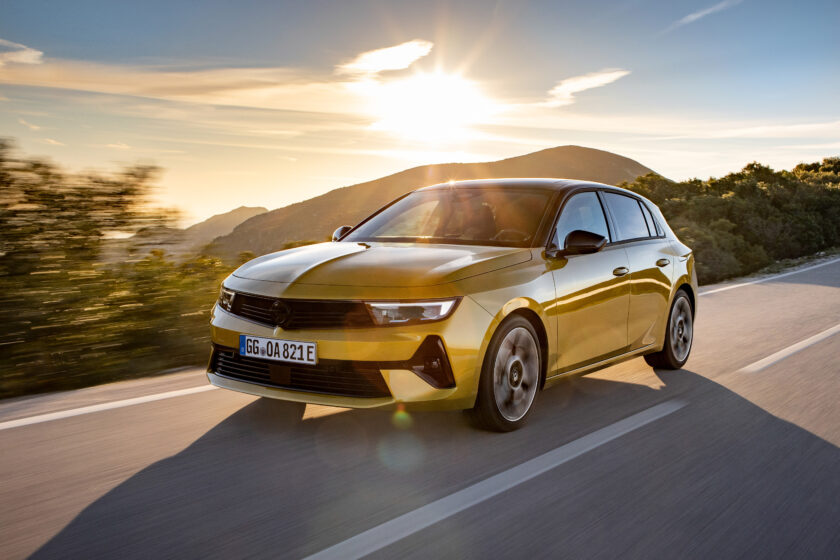 Opel Astra Hybrid