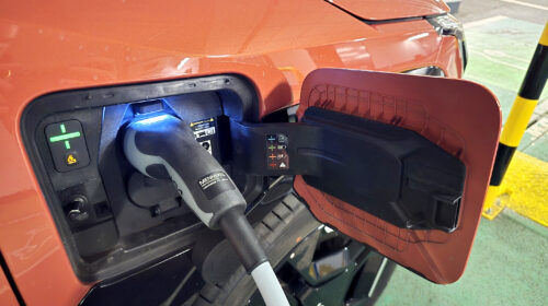 Maximální rychlost nabíjení je cca 130 kW v závislosti na rychlosti nabíječky. V tomto případě se jednalo o zařízení s maximálním výkonem 22 kW