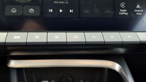 MG ZS Hybrid+ Ovládací tlačítka