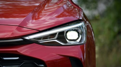 MG ZS Hybrid+ LED světlomety jsou v základu