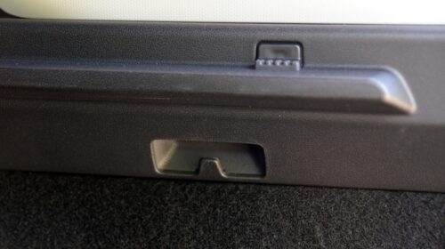 MG ZS Hybrid+ Háček v zavazadlovém prostoru