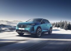 Modely E-3008 a E-5008 od Peugeotu nyní jako čtyřkolky