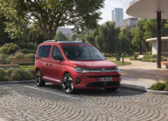 Nový Caddy: Modernizován je rovněž interiér
