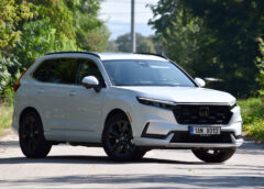 Test Honda CR-V e:PHEV: Velký rodinný koráb, který zvládá dlouhé dálniční štreky i jízdu na elektřinu