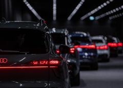 Světelná evoluce: Nové Audi Q9 přináší světovou premiéru zakřivených OLED panelů